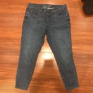 Universal Thread button closure 14W ankle jeans